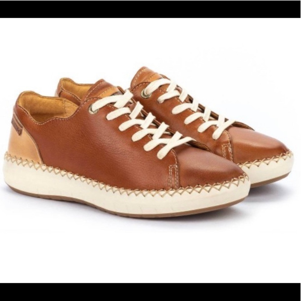 Pikolinos Hand Sewn Lace Up Shoe